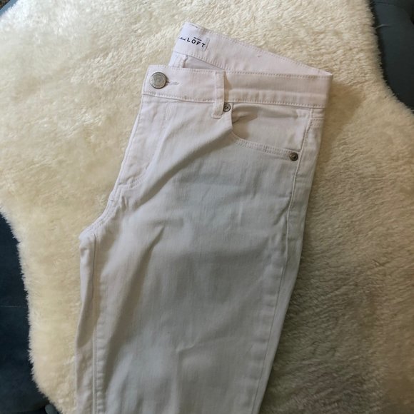 LOFT Modern Kick Crop Fit Skinny Jeans in White - Picture 4 of 7